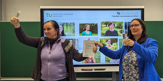 links: Prof. Dr. Barbara Mertins; rechts: Dr. Renate Delucchi Danhier